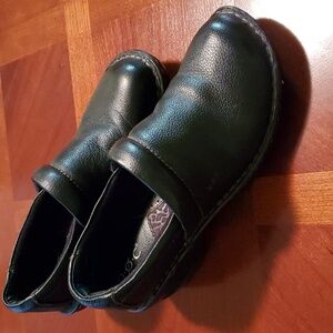 - BOC BORN PEGGY COMFORT CLOG SIZE 9